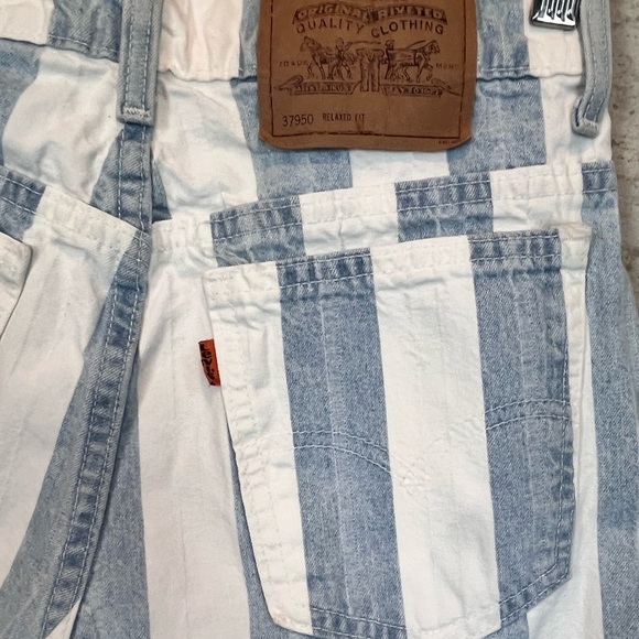 Vintage Womens Levi's 950 Relaxed Fit Blue White Stripd Shorts Sz 9 High Waisted - Picture 10 of 14